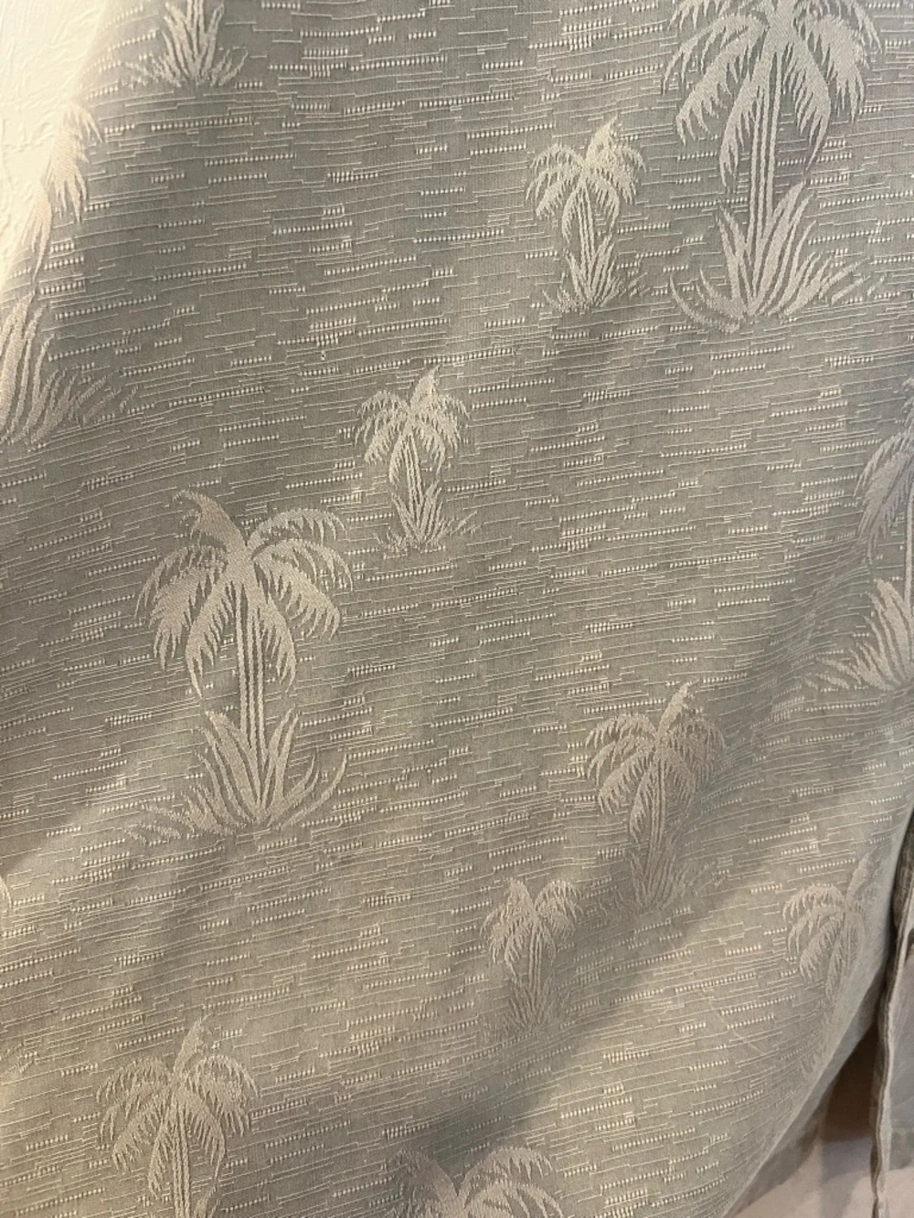 Men’s Tommy Bahama Silk Palm Print Camp Shirt in Olive. XXL. Like New. - Picture 4 of 6